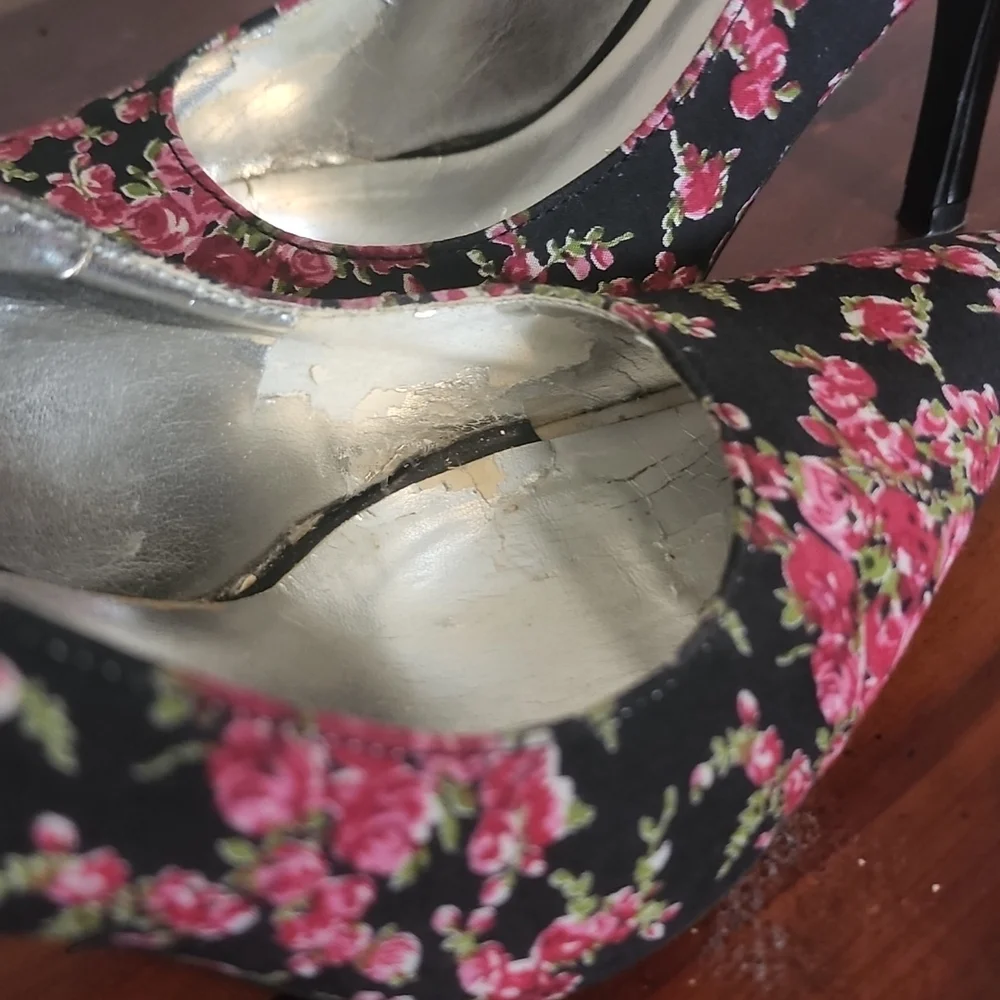 Floral black classic pump - Picture 7 of 7